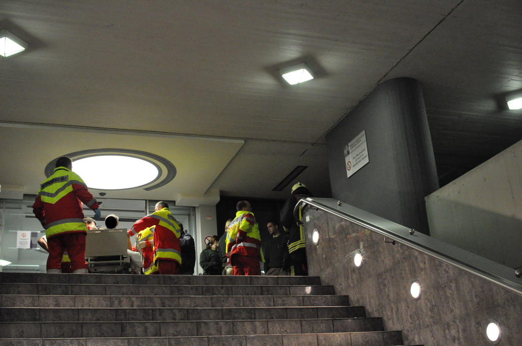 Person wollte sich anzuenden KH Holweide P08.JPG